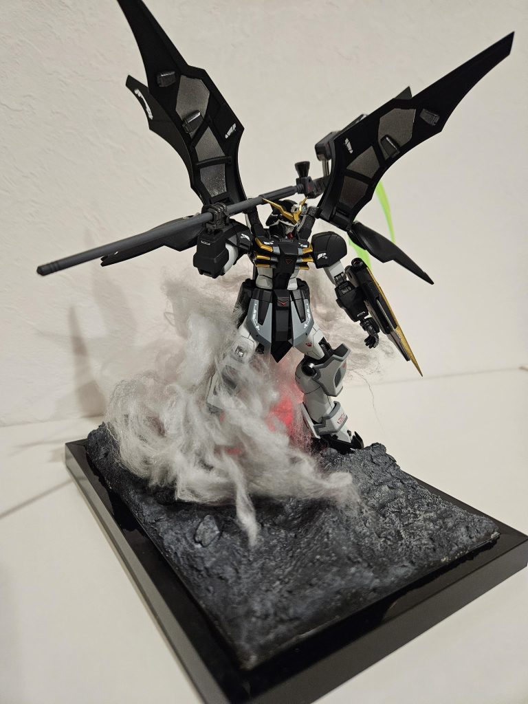 別角度から、ビルゴの攻撃をものともせず現れたシーンをイメージ