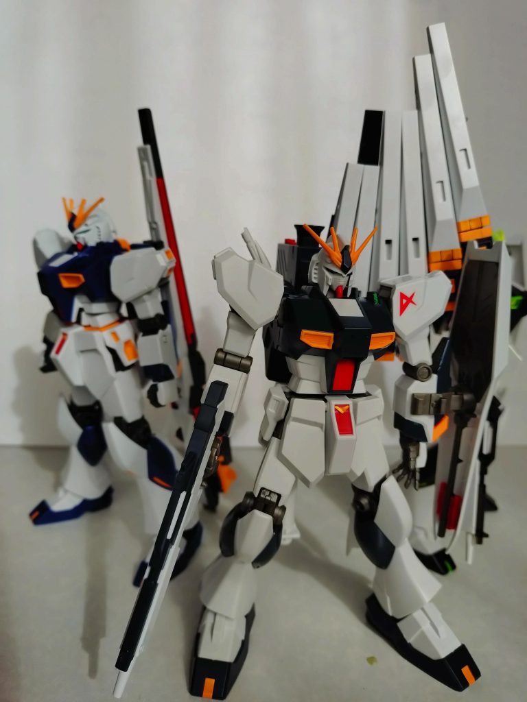 NEWガンダム三兄弟–2枚目/制作者：かず78