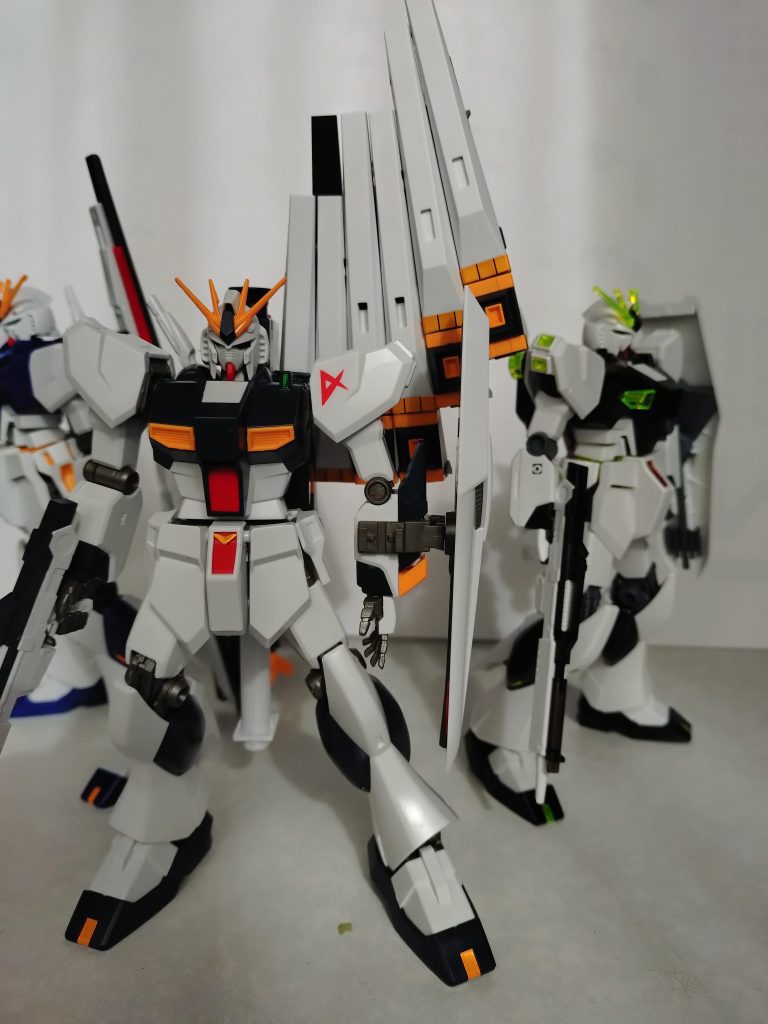 NEWガンダム三兄弟–3枚目/制作者：かず78