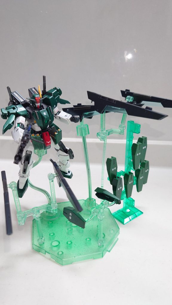 全ビット展開＋ミサイルハッチオープン次はサーガ装備を作りたいと思います！良かったらまた見て下さいね(gundam-kao6)