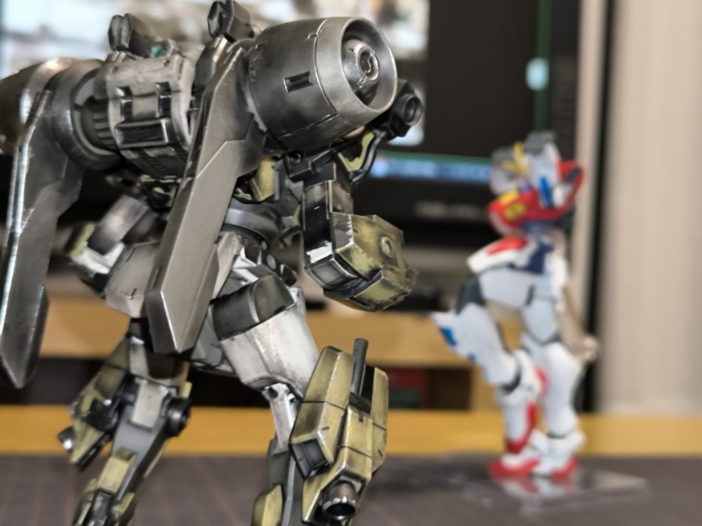 未確認のガンプラと対決!