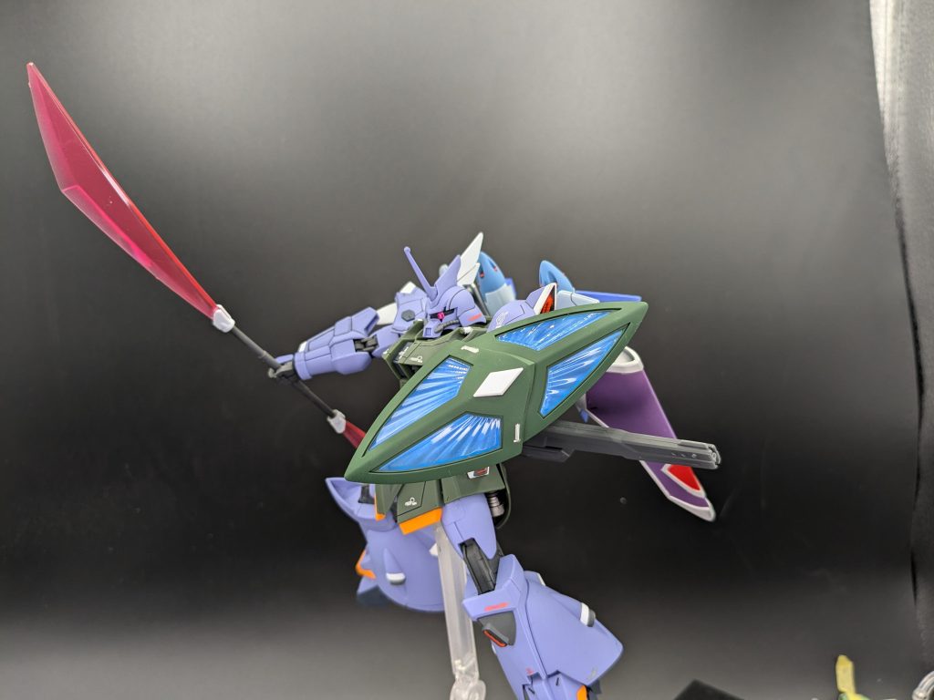 ビームナギナタ結構デカめで迫力あります。ちょっとスカスカなのでポーズが難しい