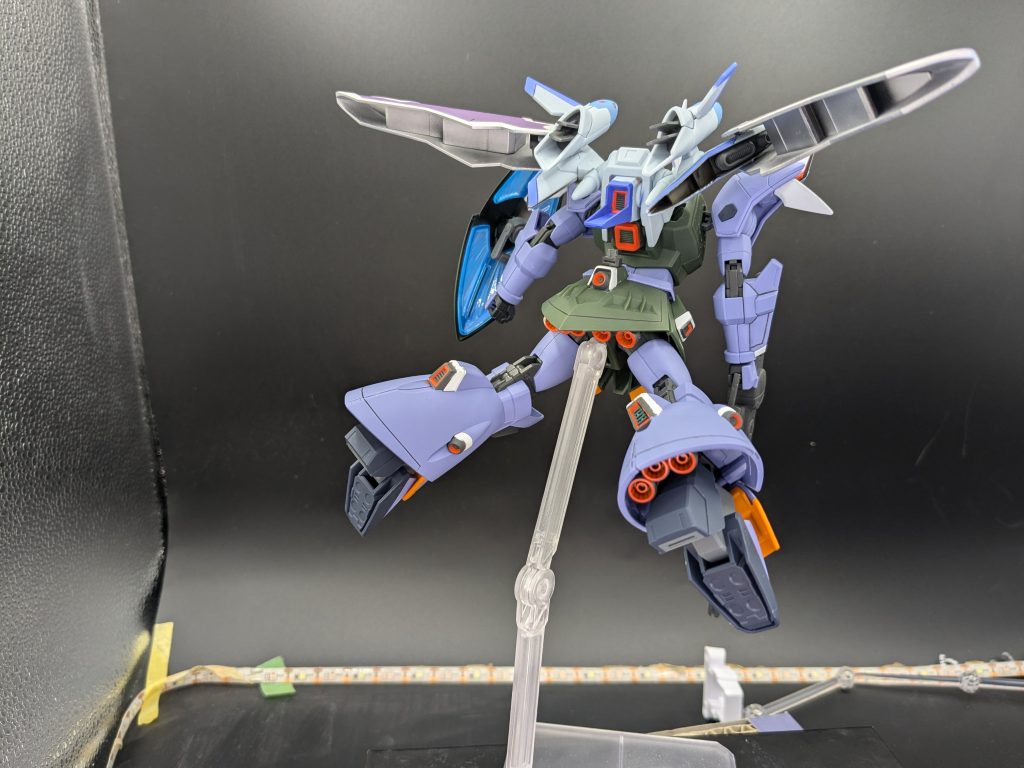 このエンジン周りの塗り分けがすっごい大変でした。これエアブラシだけでやった人すごい、、、途中から筆塗りしてました