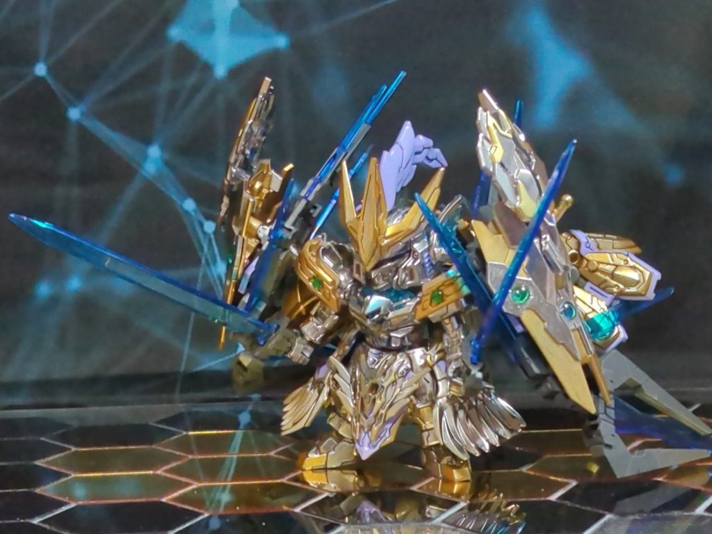 高周波ブレード二刀流 肩の武装がちとデカいです💦