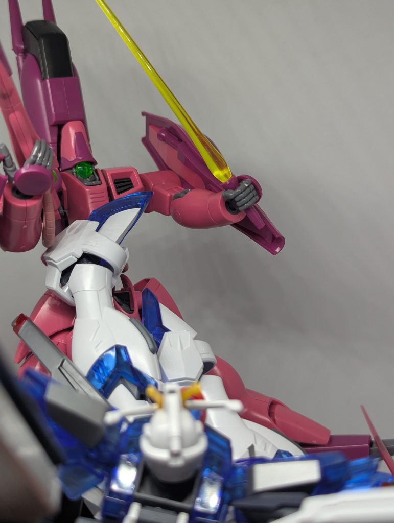 相変わらず足グセが悪すぎる准将