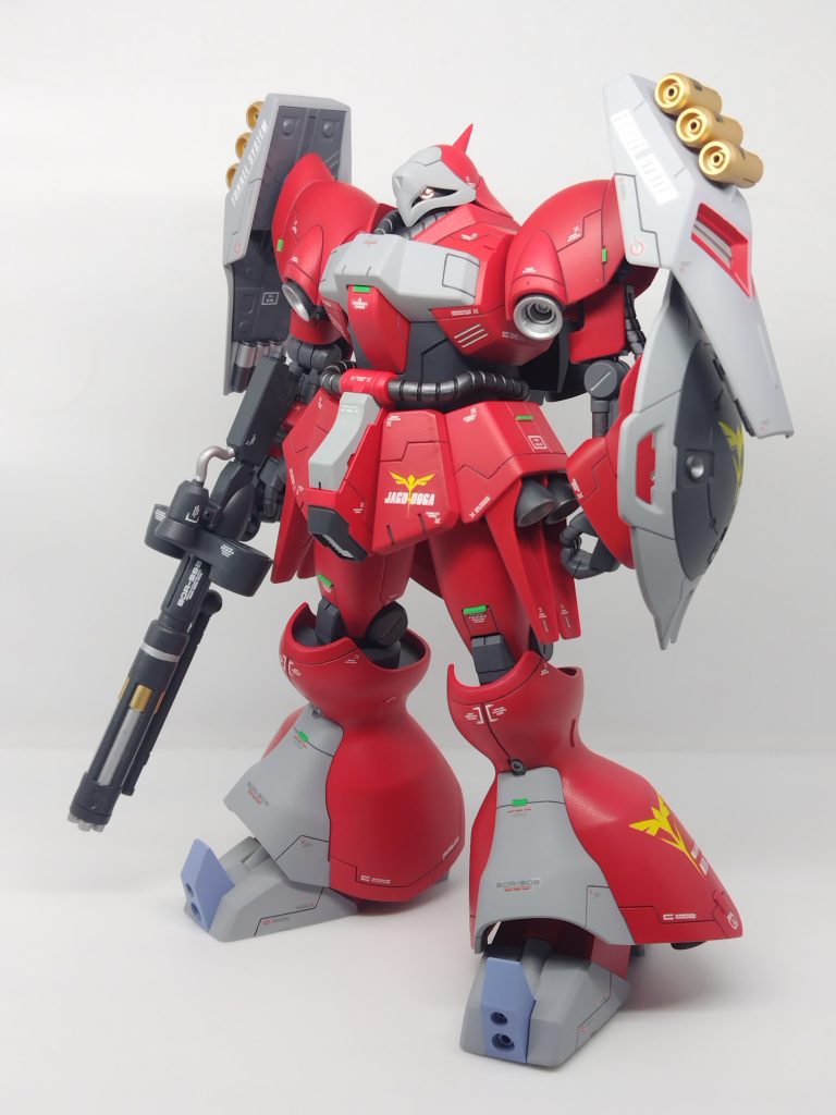 合わせ目は少なく、脚とライフル、バックパックくらい。優秀。ただし、場所的に目立つので対応したくなります。脚は構造上、後ハメ加工に頭を使いました。