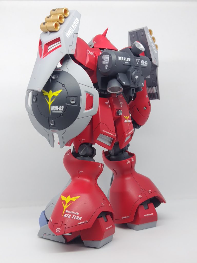 背面。やはりサザビーのルーツ。似てます。