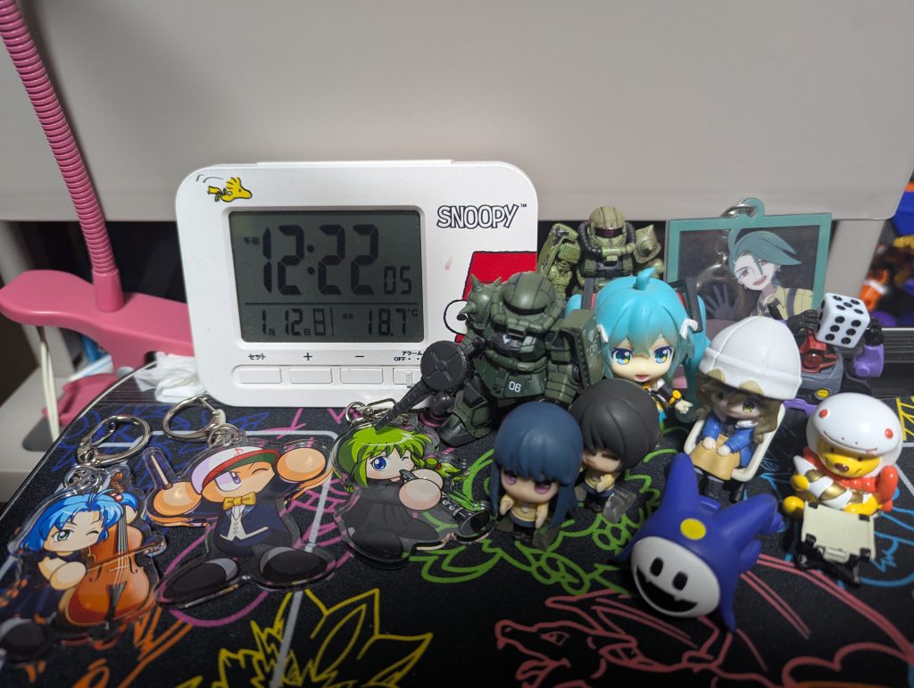 ということで机シリーズの仲間入りに笑