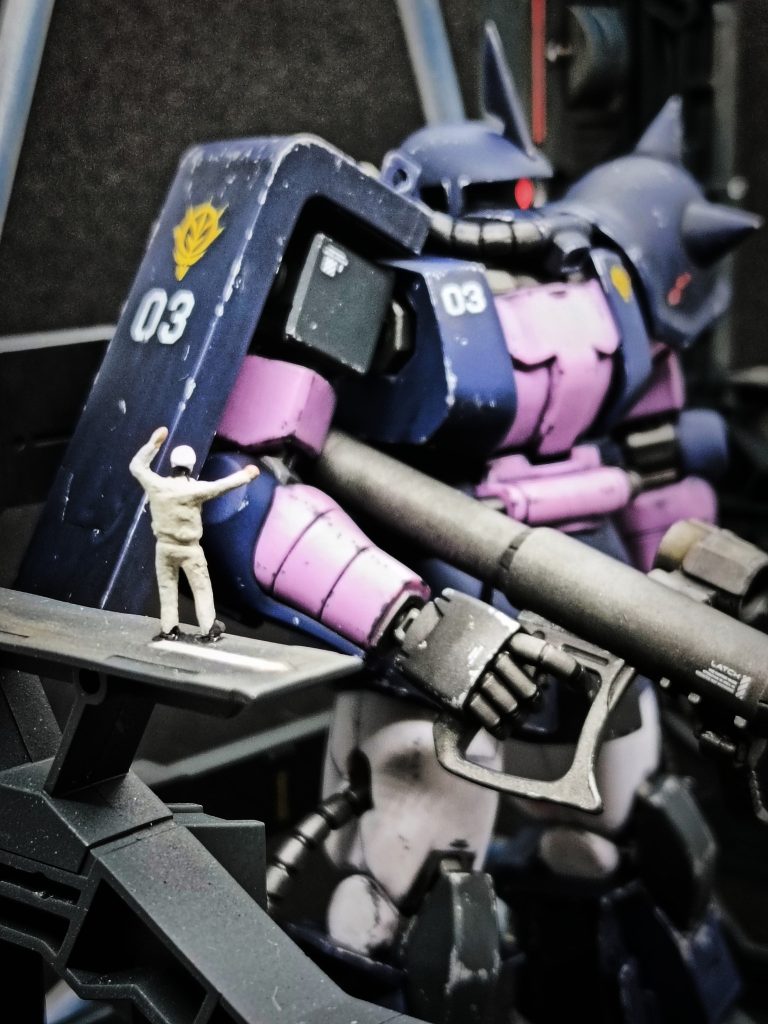 モノアイはいつものHアイズ。