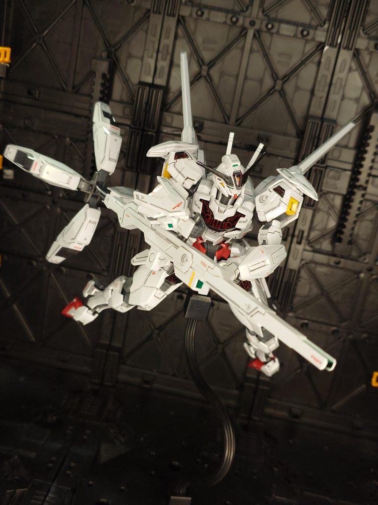 ヴァリアブルロッドライフルはかなり独創的な武装でしたね!ロッドという名前からずっと魔法の杖がモチーフだと思っていたんですが、作ってみたらあれ魔女の箒だったんですね(笑)