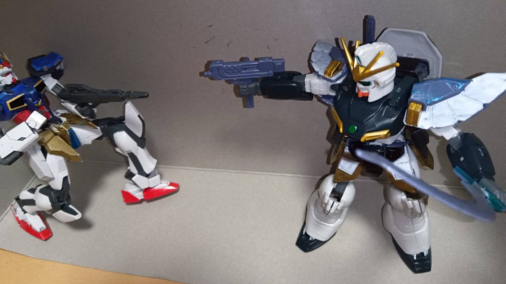 ゲストにストライク出演!ストライクと戦ってますちなみにストライクはインパルス風に塗装しているそうです