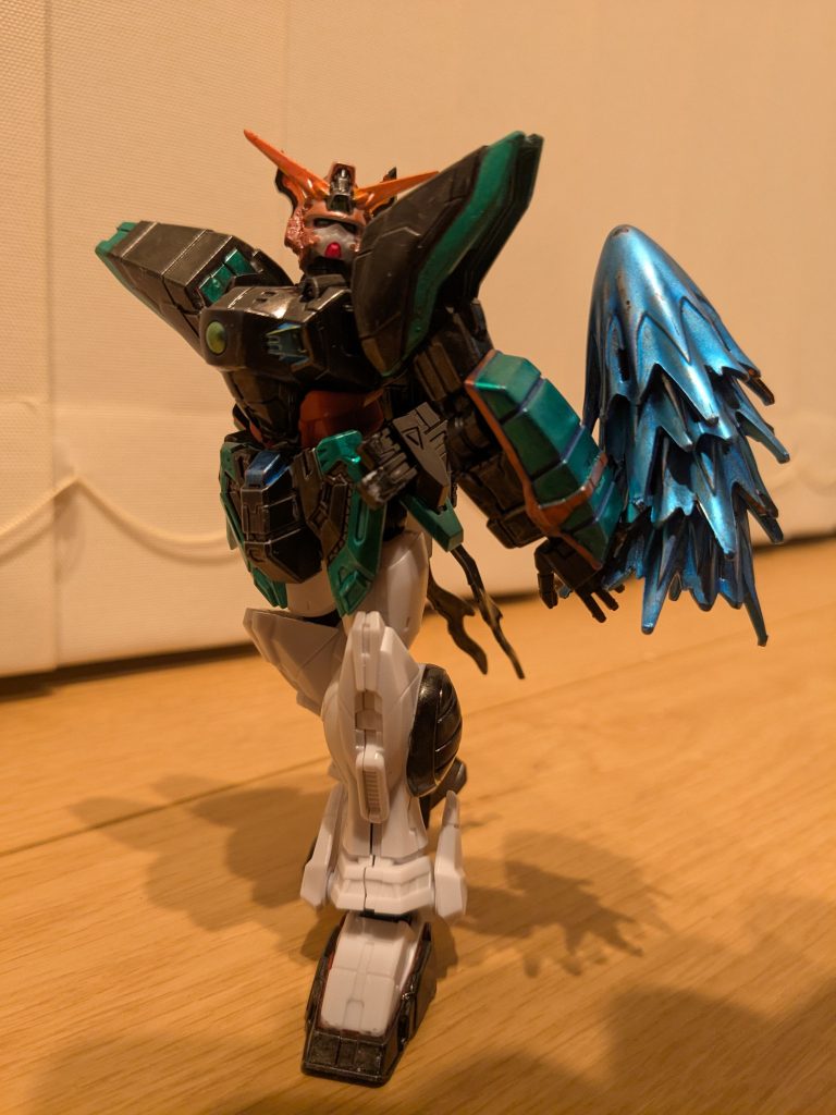 何かのゲームで見た気がするポージングの１枚。こういう姿させると女の子の機体だな〜てイメージしやすい感じですねてかシャイニングもレインが乗ってたこともあるわけだし、違和感はそんなないかもです