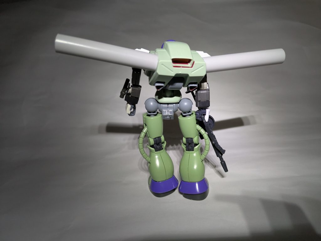 装甲が薄いため、耐弾性能がはるかに低い代わりに軽量化が図られていて、プロペラントタンクを積むことによって長距離飛行の可能です!それではストーリー「夜の砂嵐」をどうぞ!