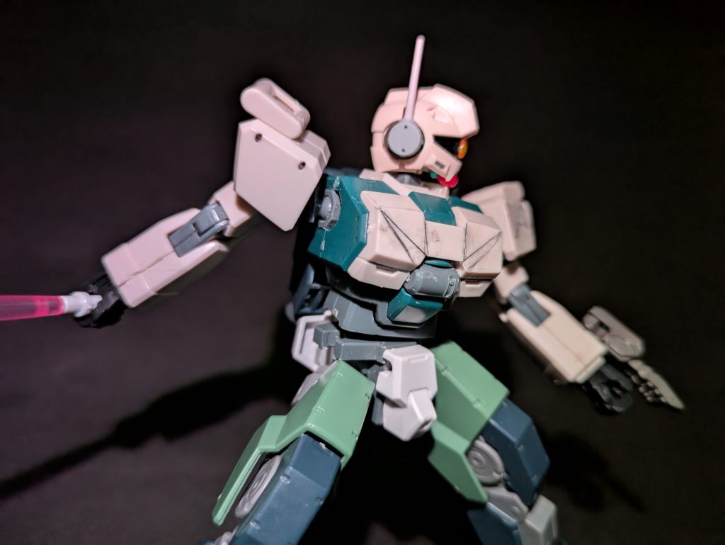 作品名：<p>RGM-79SQ/GRC ジム・ステルサー  黒い背景を購入しました！ 白より黒のほうが見やすいしリッチな感じがあっていいですね。 スジボリとスミ入れも始めました！ 胸部装甲が結構ダサいですね…。  […]</p>