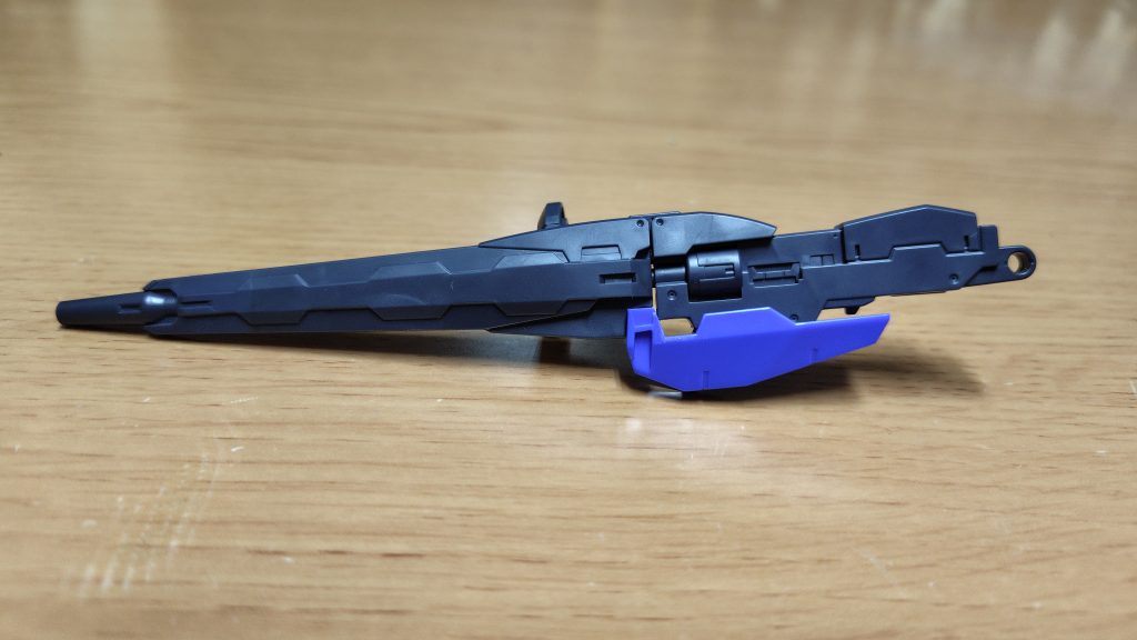 メインウェポンのロングビームライフル。右側だが左側にレドームが付属してる。