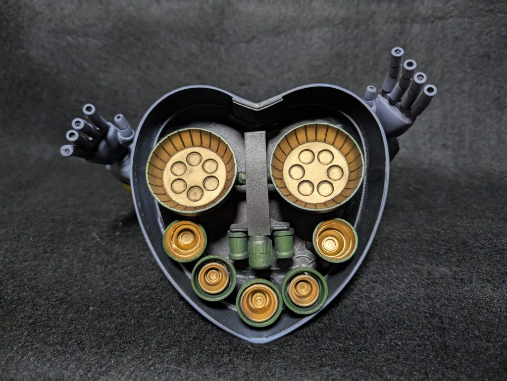 バーニア内部は赤はイマイチだったのでゴールドにしました。