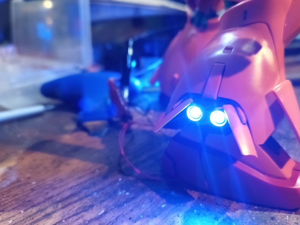 足首周りのバーニアはブルー👍