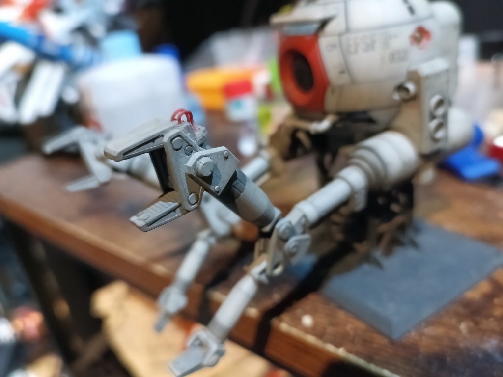 あちこちパーツが外れたり折れたりしてます😅💦