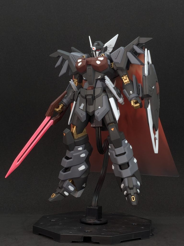 調色レシピ白:メカサフヘビィ→コールドホワイト黒:黒サフ→グラファイトブラックグレー:メカサフヘビィ金:黒サフ→gxレッドゴールド赤:黒サフ→レッド+ナチュラルブラウン+ブラック黄:コーラルオレンジビーム部分:蛍光レッドディスパテール(ヒートソード)は白塗装の上から蛍光レッドをグラデーション塗装しています。