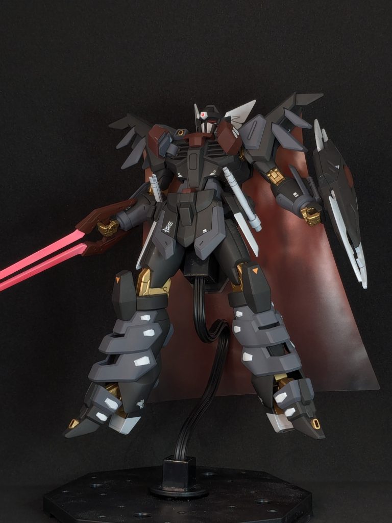 表面処理と合わせ目消しをした後塗装しました。成形色では色分けされていない部分が多くて大変でした。