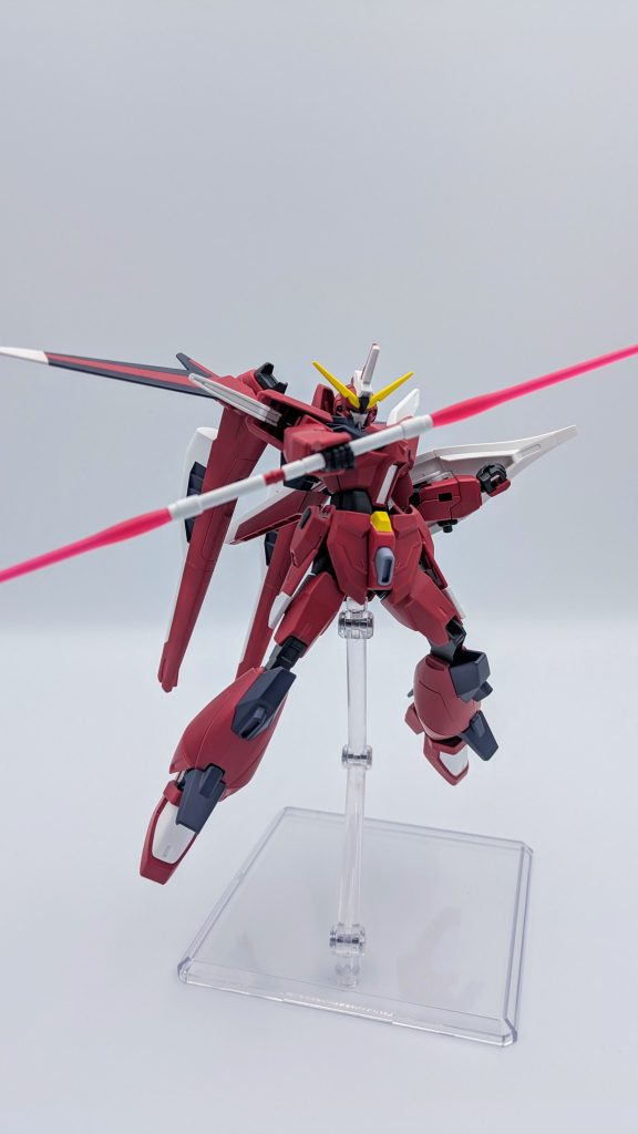 アスランと言えばのハルバード。セイバーはバッテリー機で大気圏突入まで出来る筈だから、コンパスとしては結構良い機体なのではなかろうか。それにしても、ハルバード長いな…