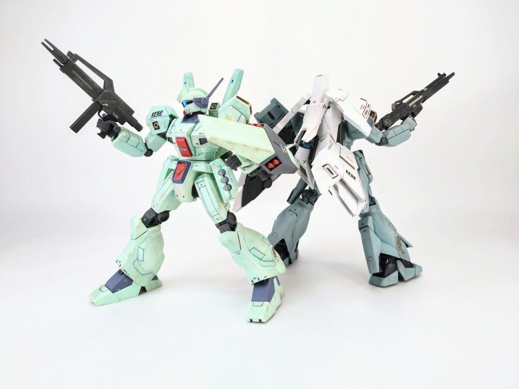 実は、素組み成型色仕上げの一般兵仕様も同時並行製作。もっと言うとジムⅢも同時並行でした。量産機作るの楽しいw