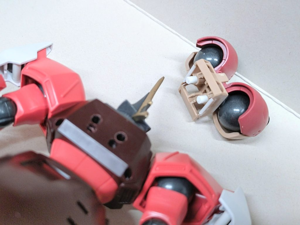 メッサーのバックパック接続は勘でドリルしたら奇跡的にシンデレラフィットw　ヨイコは真似しないようにw ちゃんと測ったりガイド使いましょうw