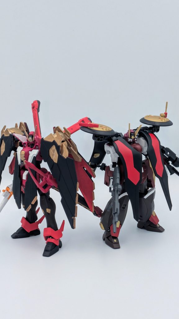 以前作成したX0フルクロスと並べて。フルクロスはエアブラシ初使用の作品ですが、それと比べると幾分か綺麗になった気がします。フルクロスは明るめですが、今回は暗めの色にしました。