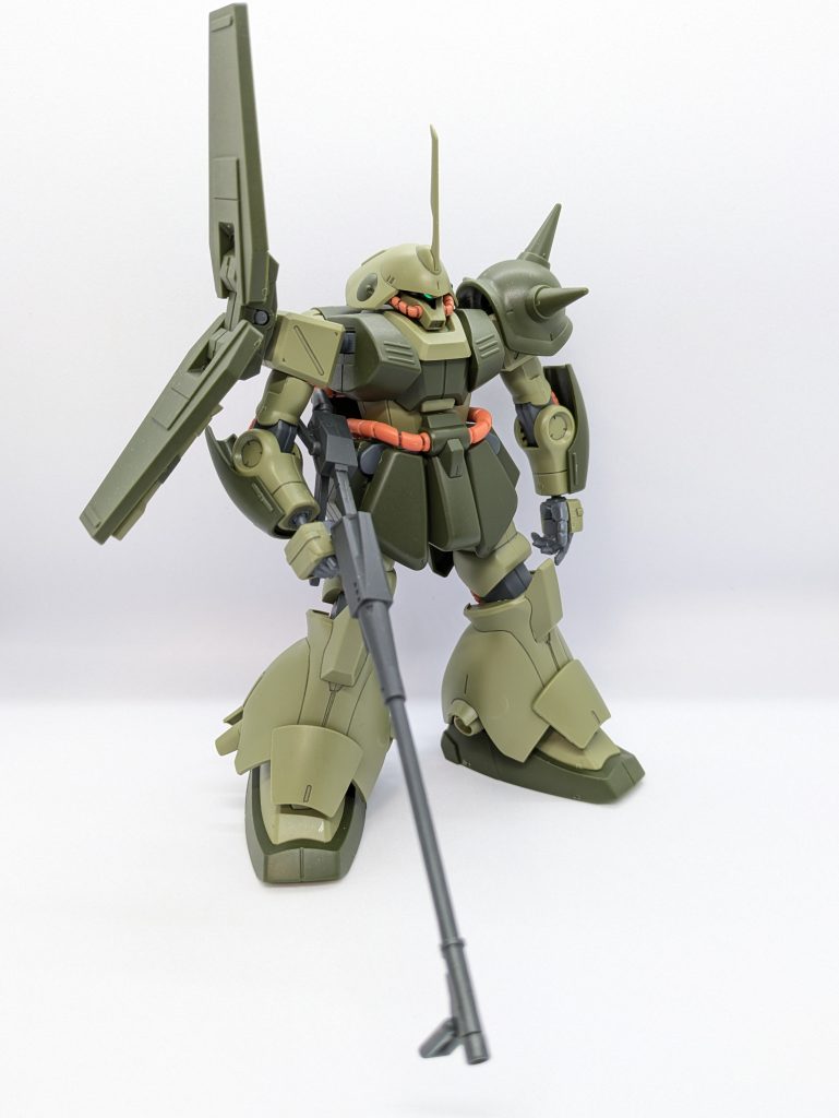 艶消しトップコート仕上げするだけでグッと玩具感がなくなるのでニヤつきます。