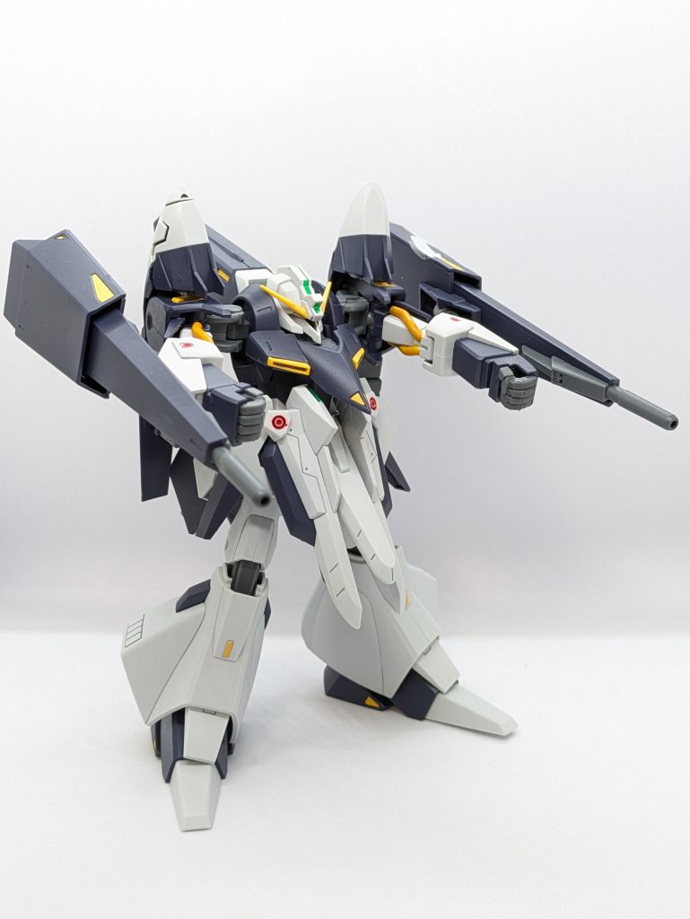 ギャプランはやっぱりバインダーのキャノンですよね～なのでブレードライフルは持ってないです。あまりポージングできない・・・