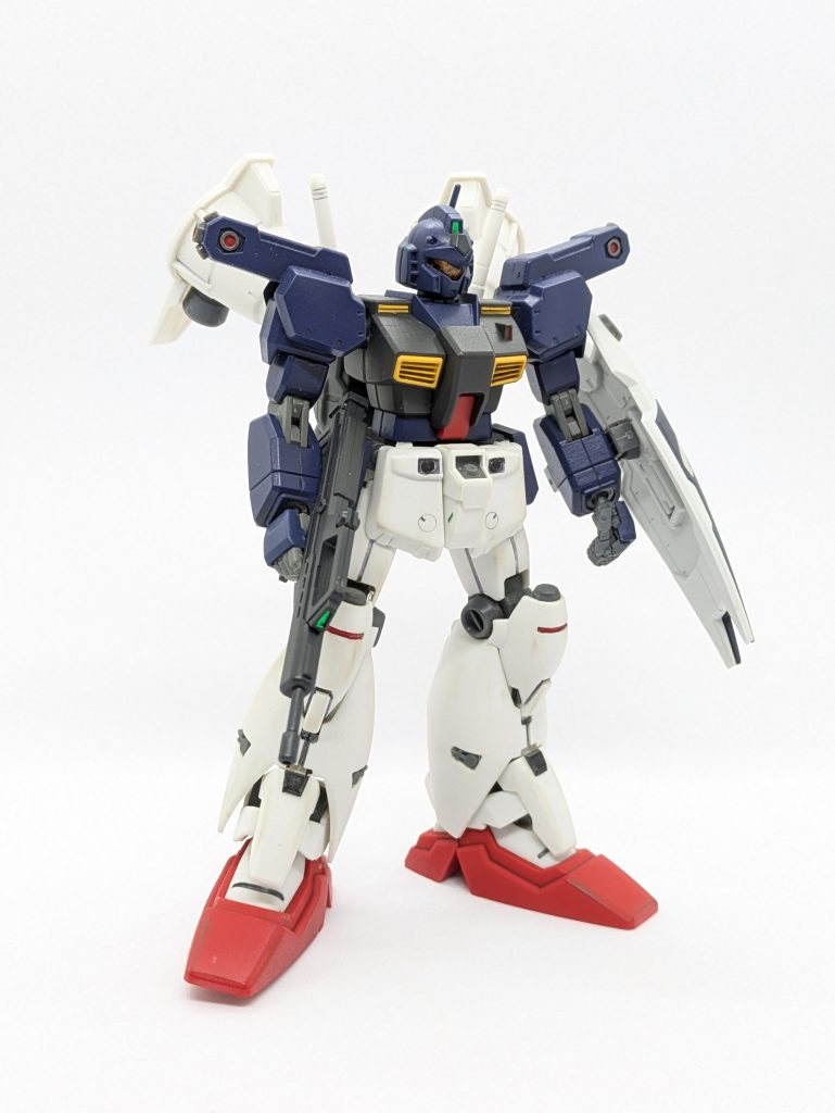 T3部隊は3つチームが存在するようなので・・・脳内設定的にはとあるエンジニアがトライブースターユニットを見て、コンセプトがFbと被ってません?との一言から、開発計画が抹消されていたものを、比較評価を目的に極秘でティターンズが探し出し、圧力を掛けてAEから接収したかも?・バックパックはAE女性エンジニアがコアファイターを無   断使用し、それを捜索していた部隊がコックピット以外を回収→AEに廃棄依頼しかし倉庫の片隅へ→接収!・脚部は赤いMAと戦闘した際、損傷・・・部隊へは新品を追加納入→AE廃棄予定が放置→接収!・肩アーマーは予備部品だったが開発計画が抹消されたので廃棄予定だった物→接収!バスクに見られたらマジヤバ案件ですかねwww