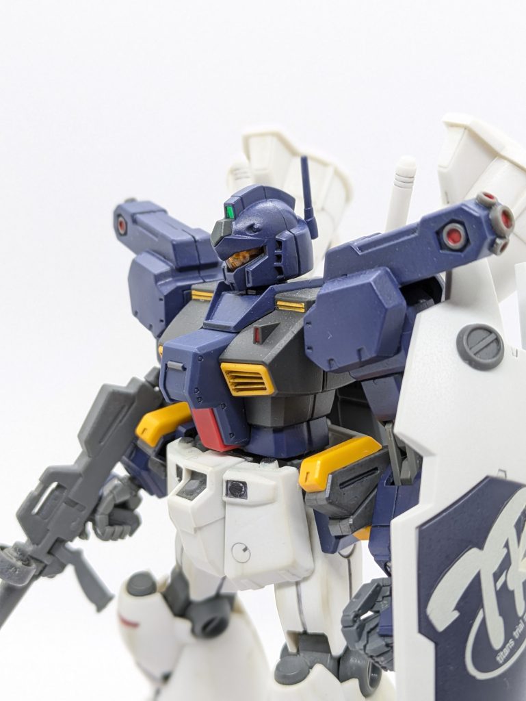 コックピットを全天周囲モニター・リニアシートにバージョンアップし、ビームライフルを装備