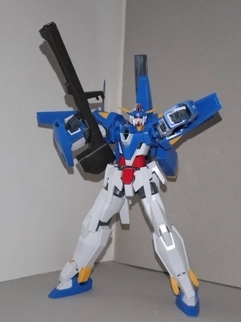 ■複合兵装防盾システム(両下腕)ビームサーベルのラックと、ビームガンの機能を備えたアンチビームシールド。Gセプター形態では、ビームガン部分が固定式ビームサーベルになるが、合体時にはその機能はロックされる。