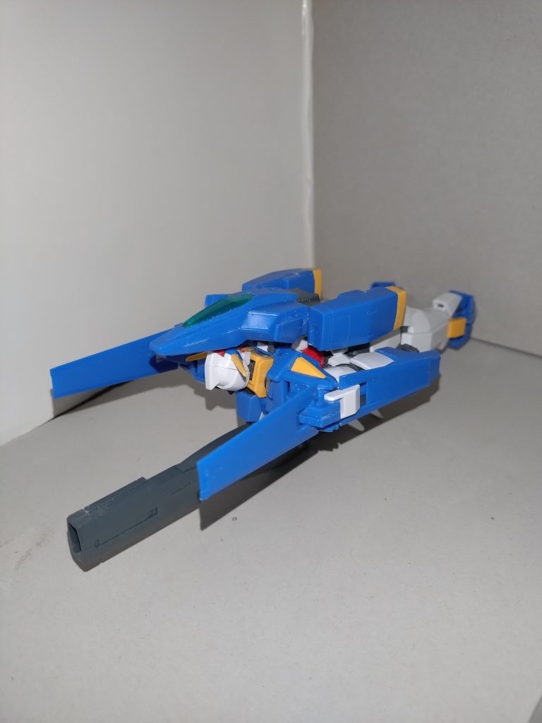 【ストライダー形態】分離せずに変形した状態。シグマシスライフルが底面に来る。