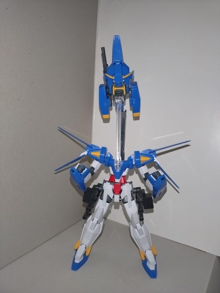 そしてコアファイターが変形合体。美咲「三冠王だね」睦「奥沢先輩、それ作品が全然違いますが···？」香澄「確かにね💦」