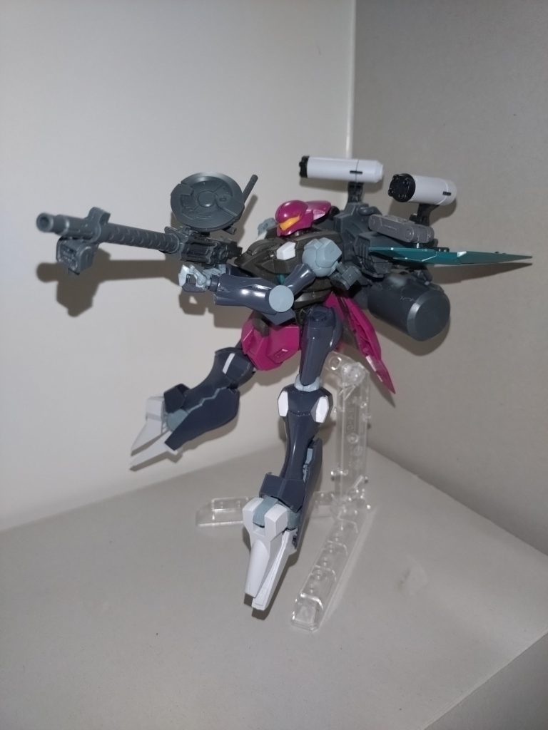 ひまり「全砲門展開!!ええいっ、当たれ〜!」