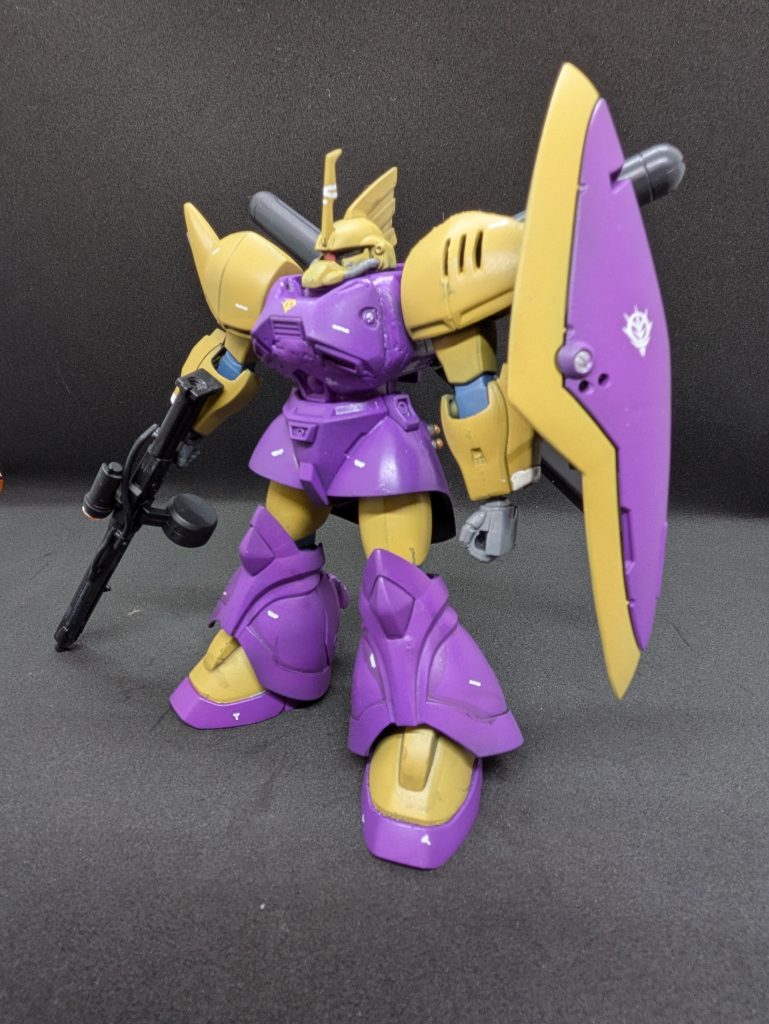 昨年末に作った時は可動範囲を拡げようとしたものの関節が余計にヘタってしまい、武器や盾もろくに装備できず、完全に失敗しました。そこで今回は可動範囲の拡大は考慮しないことにしました。胸部のみ取付位置を1ミリ前に張り出すようにして、ボリュームアップしました。ここはこだわりポイントです(笑)前回アップしたマリーネとの比較画像はありません。前回のものお蔵入りしました・・・。たくさんのイイネをいただいたのに申し訳ありません。