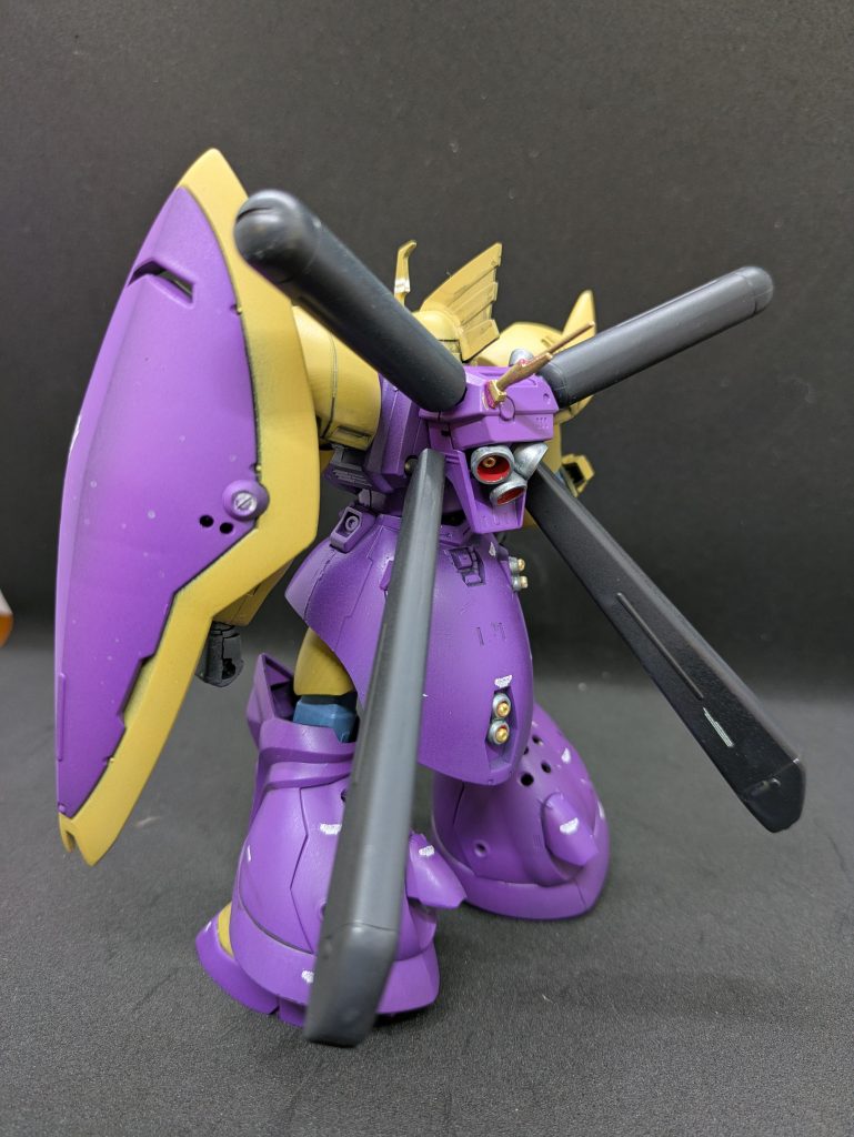 このプロペラントタンク4本がごつくて好きですね。でも戦闘中はプロペラントタンクは投棄するので、回収が大変そう...。劇中だと上のプロペラントタンクはあったかなー?