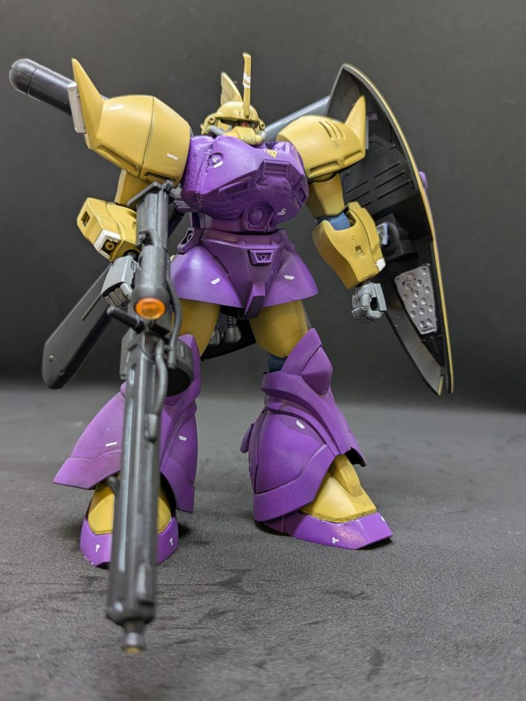 ゲルググ系のこのアングルがボリュームあって好きです。しばらく私だけのゲルググ祭りが続きますので、よろしければお付き合いください。最後までご覧いただき、ありがとうございます。