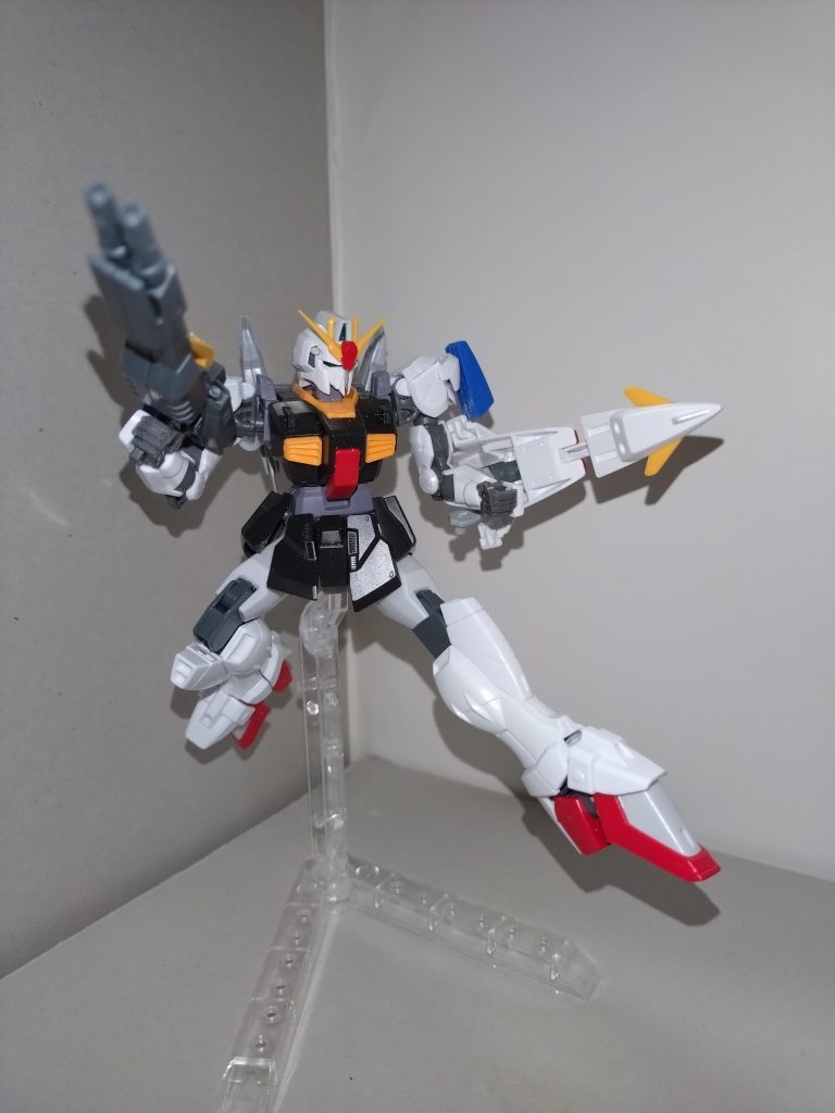 リサ「お次はシャア(クワトロ)専用機譲りの流星キック」