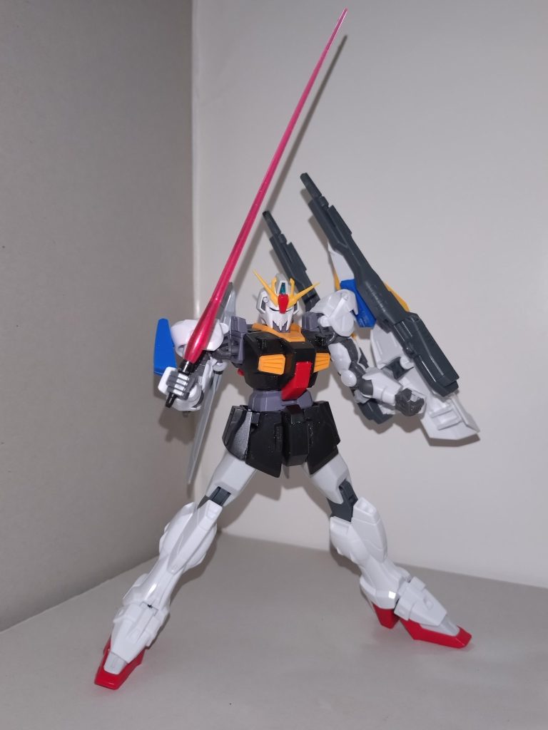 ■ビームサーベル腰部サイドアーマーに装備。MSZ-006ゼータガンダムと同様の装備だが、こちらはMS形態専用。