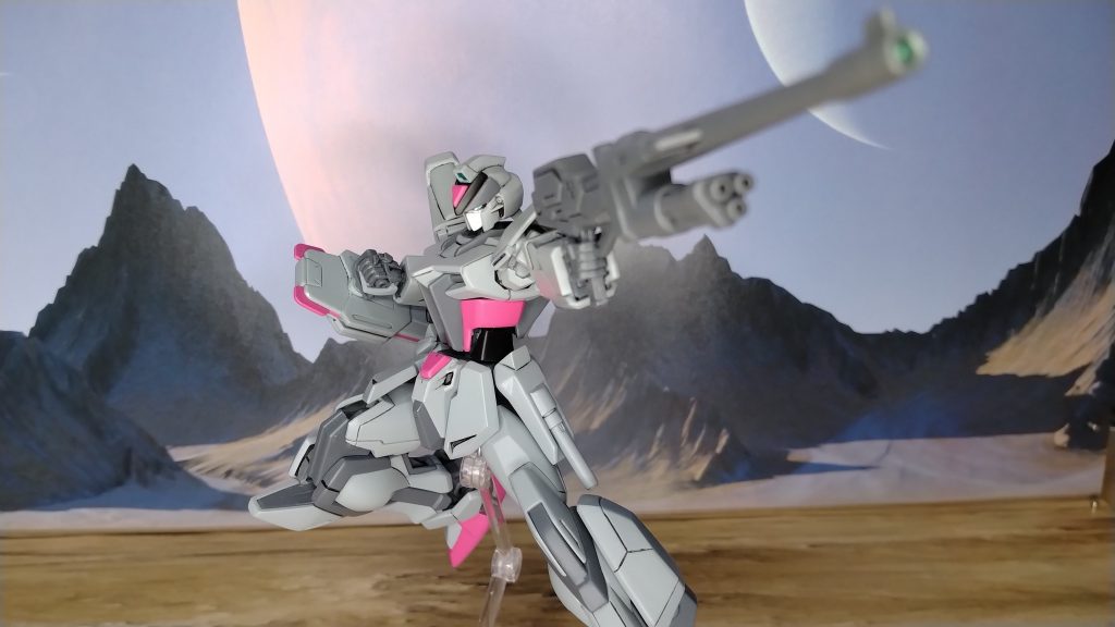 ライフルは「強化型ビームライフル」と「チェンジリングライフル」を組み合わせたものになります。