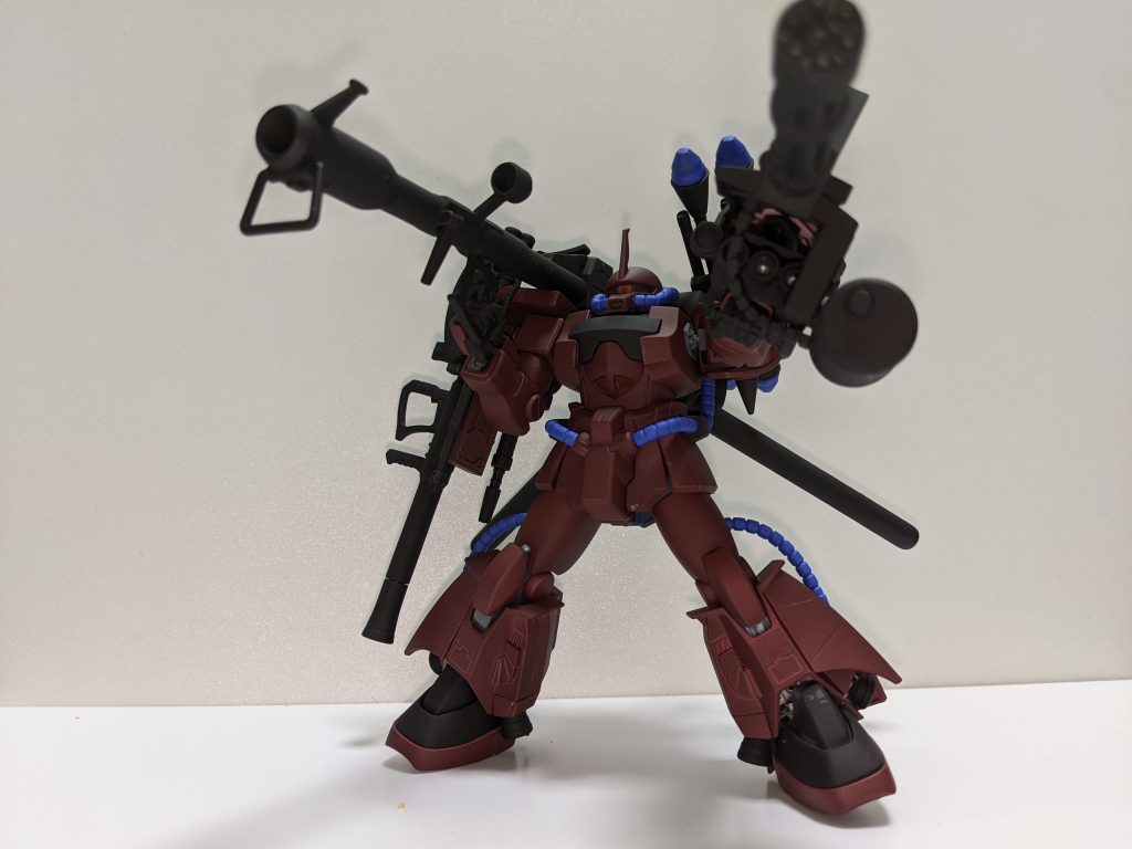 機体名の”グラサージュ”はフランス語で『お菓子の表面をチョコレートでコーティングする』という意味のフランス語。完成した作品を友人に見せた際に「チョコじゃん」と酷評されたため、このような銘が刻まれた。