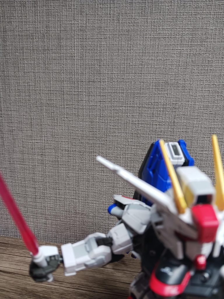 本日は以上です！っと言いたかったんですが気づいた方いますか？実はアンテナが、シールで固定されているんすよ。はい、実は折れました。最悪です。ではまた