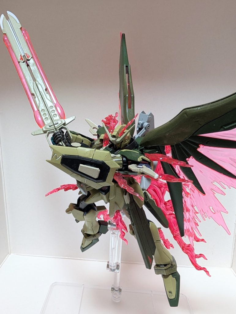 オートクレールツヴァイヘンダーフォーム柄を変形させ合体させることで両手剣モードになります。