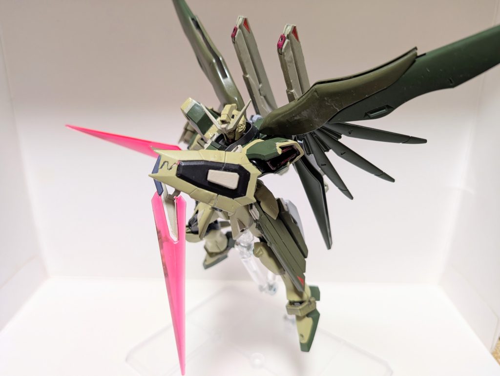 肩部のフラッシュエッジ2はヴィーゼルナーゲル改ビームブーメランに変更。