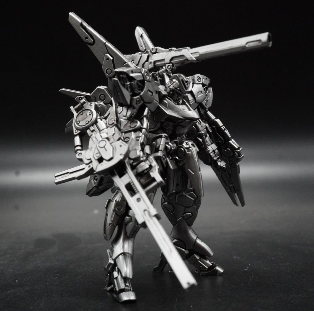 メタリックで重厚感をだしてみました。