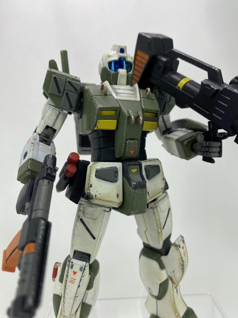 MS開発初期の試作機なので、FSD（局地型ガンダム）と共通外装というのもアリかなと。胸部のフックは昔のMGに付属していた装飾用パーツです。（最近のMGにも付属してるんでしょうか？）コレはまあなくても良かったかも…懐かしくて使いたかっただけです笑