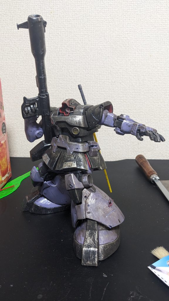 このドムを使用していつかジオラマ制作をしてみたいと思っていますＭＧのガンキャノンやジム関係手に入るかなぁ…