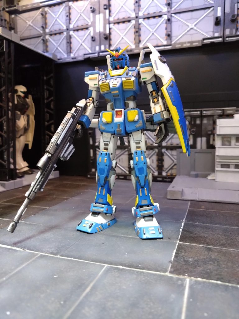 RX-78RC　ガンダムラジオコントロール。鈴鬼が息子のために作成したMS。大事な跡取りが生身で乗り込み戦闘を行うなどとんでもないという親族一同の反発から、戦闘濃度でのミノフスキー粒子の影響をほとんど受けないサイキックパワーによる遠隔操縦を開発した!皆さんご存知の逆転イッ◯ツマン的な技術である。
